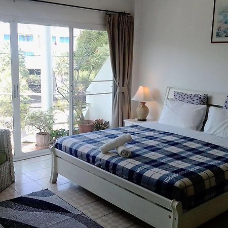 Corner Cafe Bed & Breakfast ホアヒン郡 エクステリア 写真