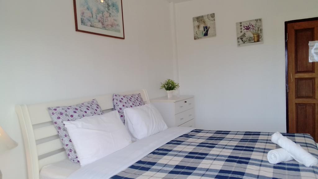 Corner Cafe Bed & Breakfast ホアヒン郡 エクステリア 写真