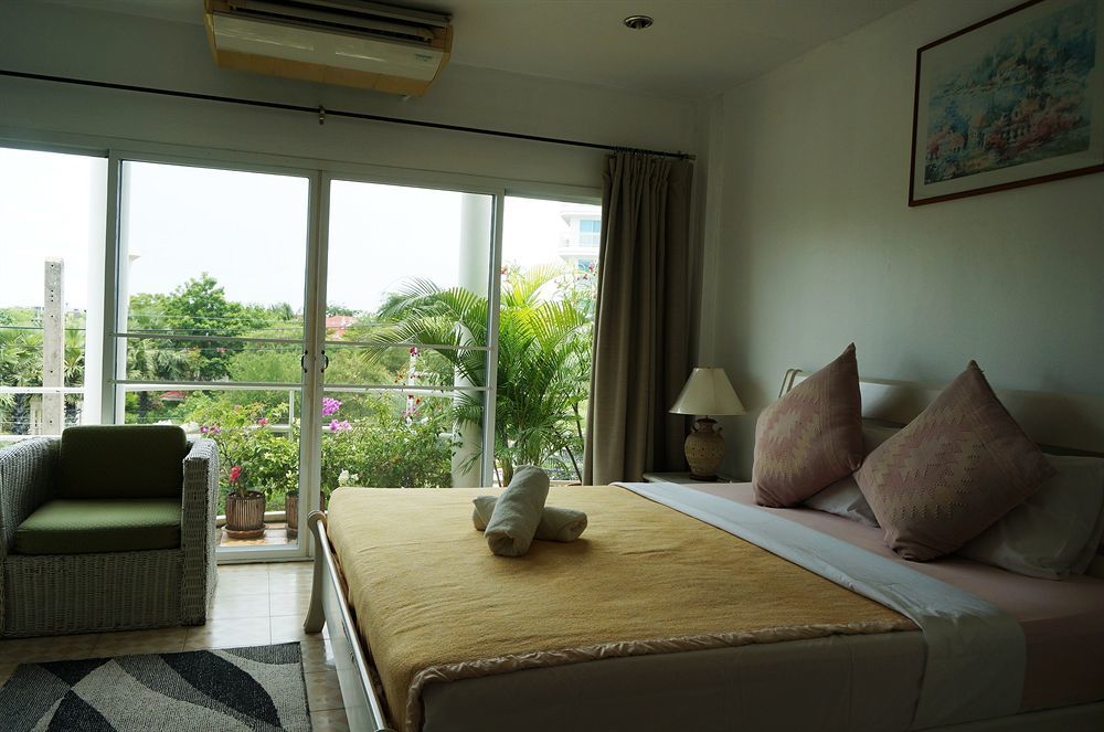 Corner Cafe Bed & Breakfast ホアヒン郡 エクステリア 写真