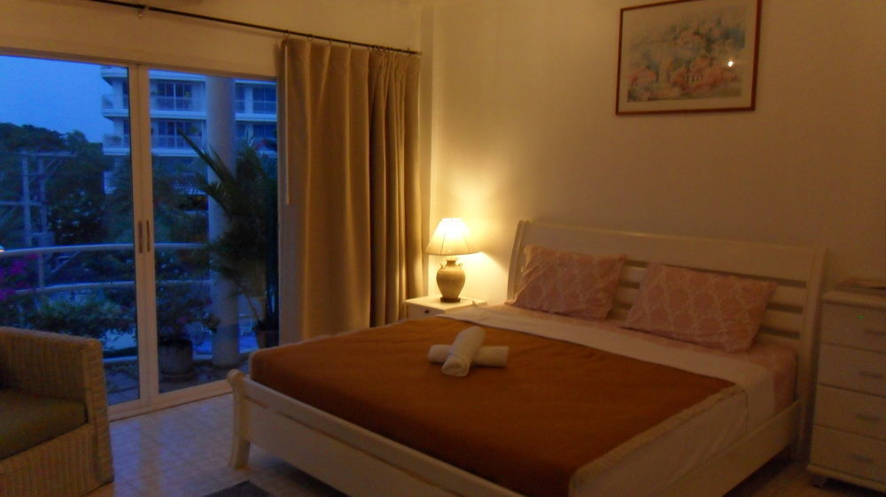 Corner Cafe Bed & Breakfast ホアヒン郡 エクステリア 写真