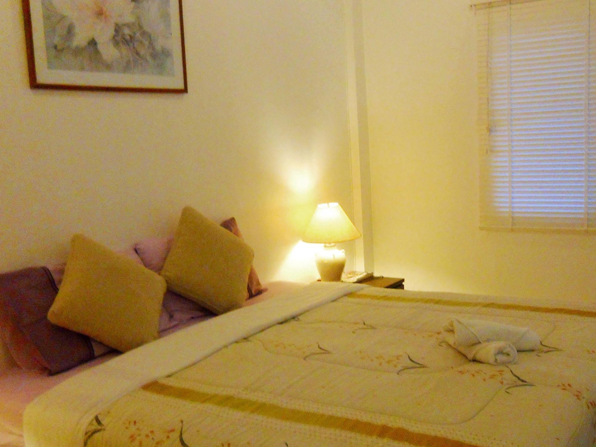 Corner Cafe Bed & Breakfast ホアヒン郡 エクステリア 写真
