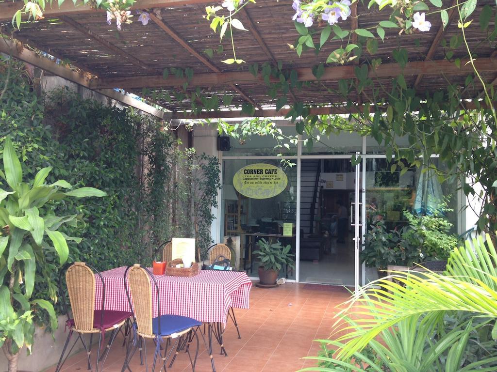 Corner Cafe Bed & Breakfast ホアヒン郡 エクステリア 写真